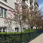 Constitution Corner Apartmán *