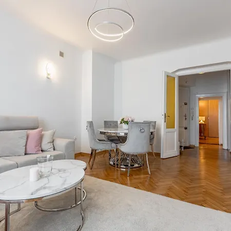 Constitution Corner Apartmán Varšava