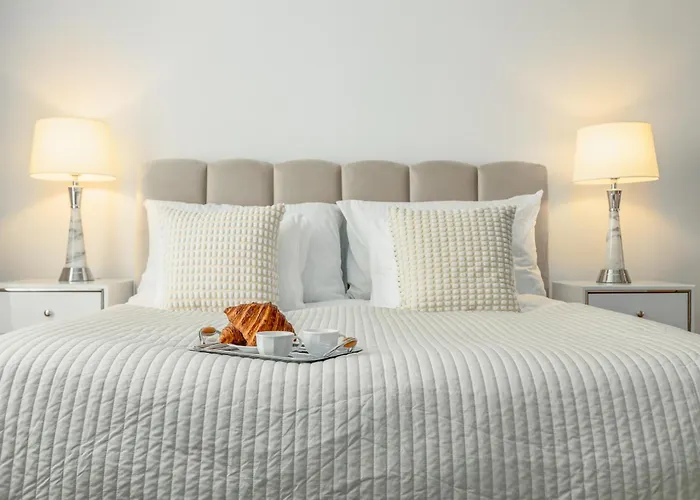 Constitution Corner Apartman *