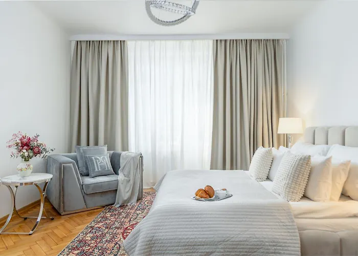 Constitution Corner Varsó