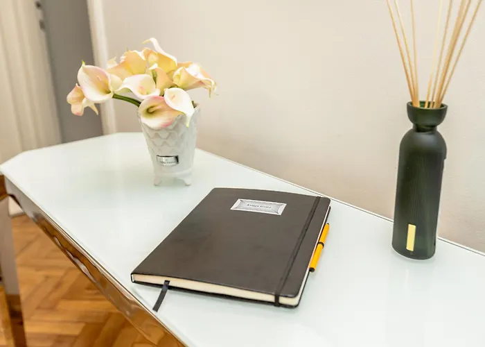 Apartman Constitution Corner