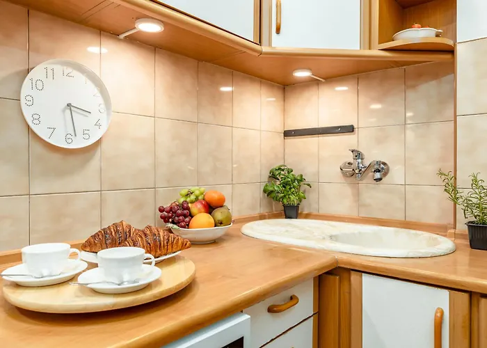 Apartman Constitution Corner *