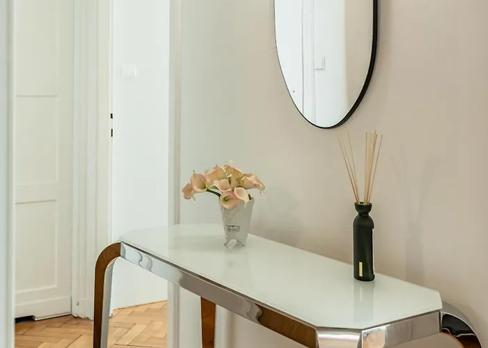 Constitution Corner Varsó