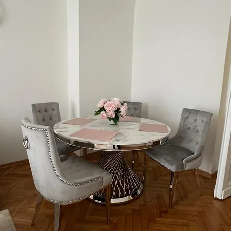 Apartment Constitution Corner